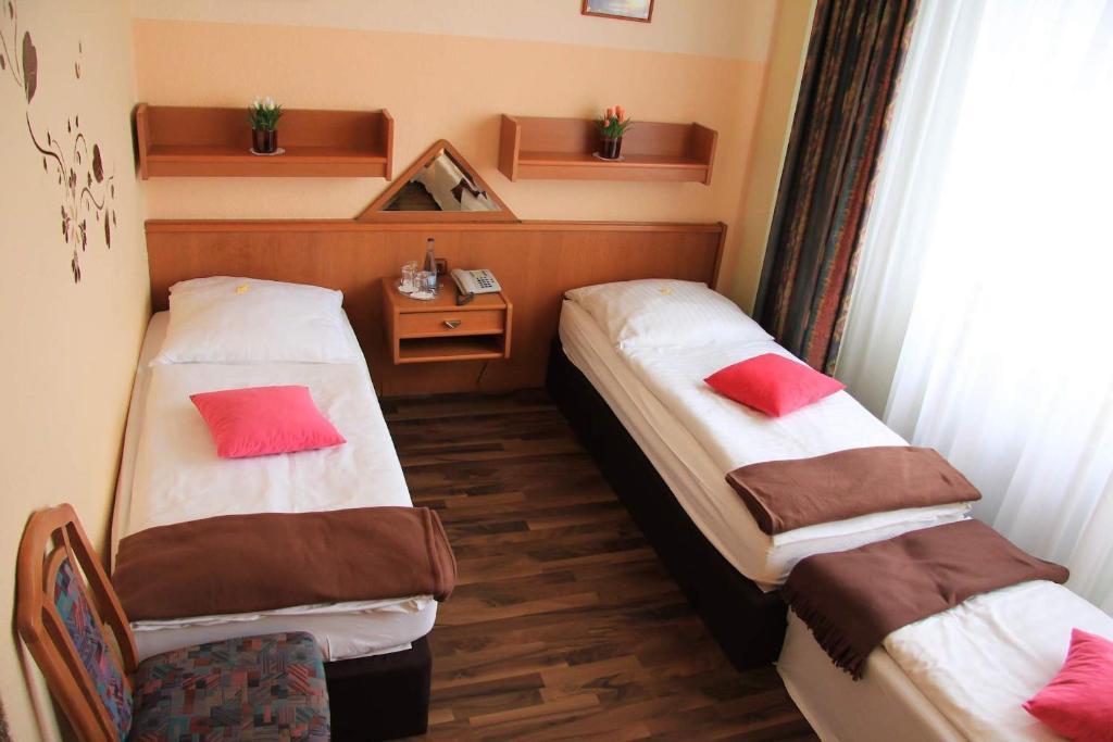 Hotel Columbia Berlin Rum bild